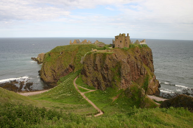 5 mitos sobre castillos medievales Castillo de Dunnottar, sobre una colina natural